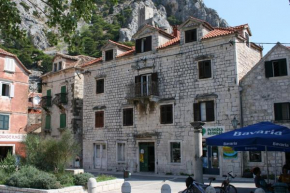 Apartments with WiFi Omis - 4642